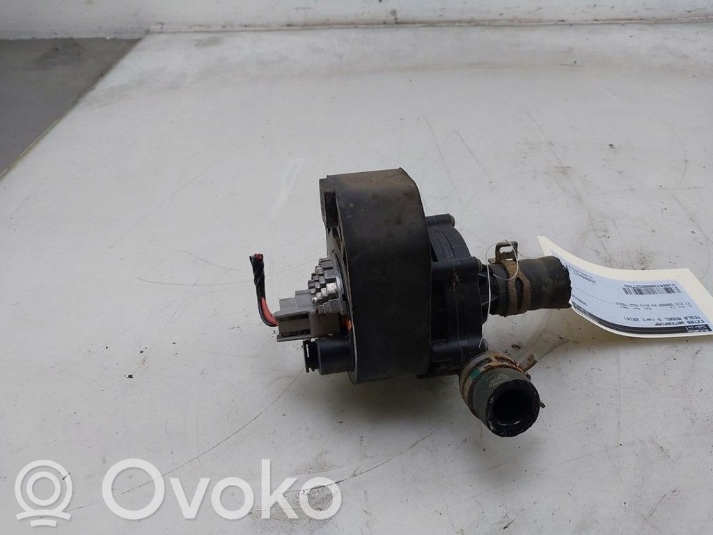 Tesla Model S Vesipumppu 