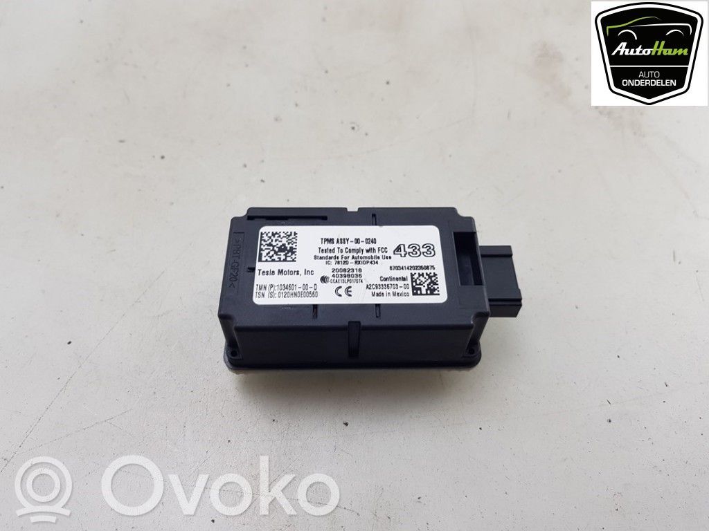 Tesla Model S Tire pressure control unit 