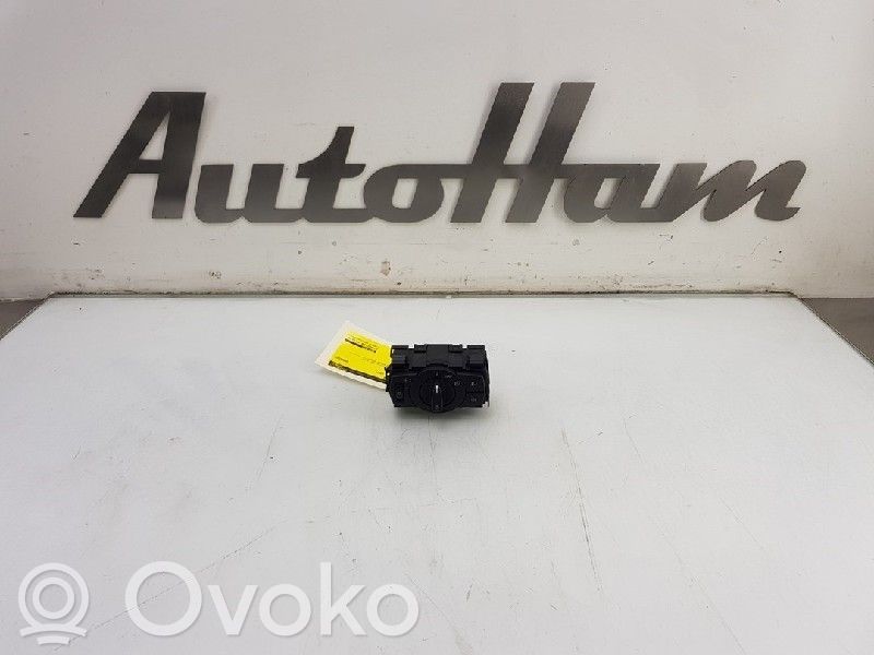 Light switch   6932794,693279403,61316932794,6932794,693279402,693279403