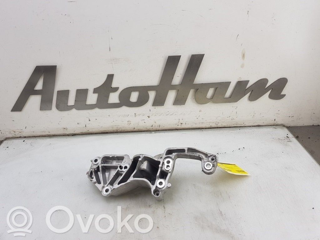 Opel Corsa F Mocowanie alternatora 