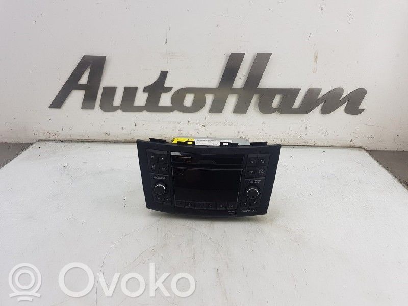Suzuki Swift II Panel / Radioodtwarzacz CD/DVD/GPS 