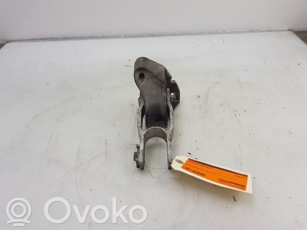 Volvo V40 Gearbox mounting bracket 