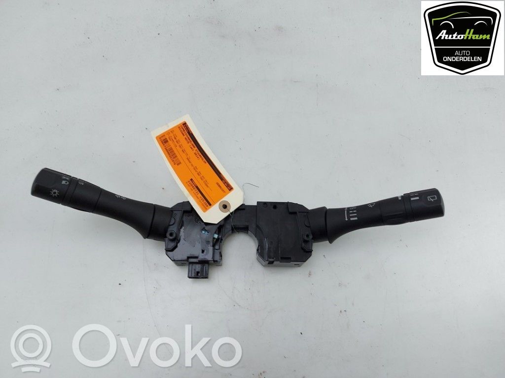 Nissan Note (E12) Steering wheel buttons/switches 