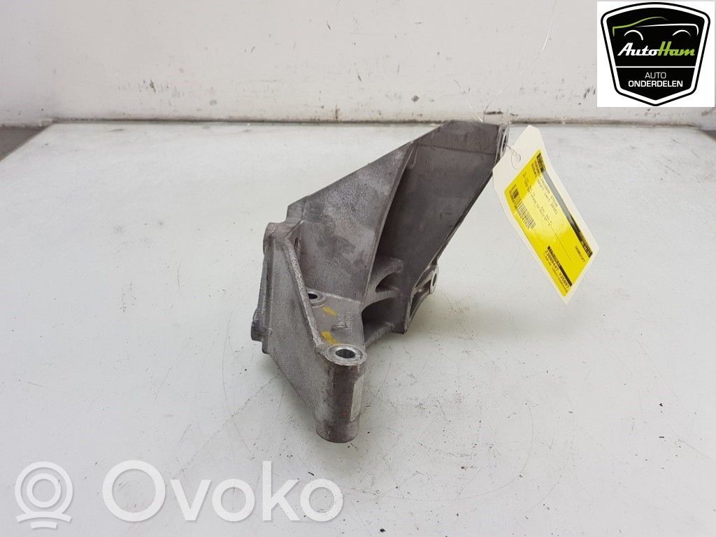 Suzuki Swift II Gearbox mounting bracket 
