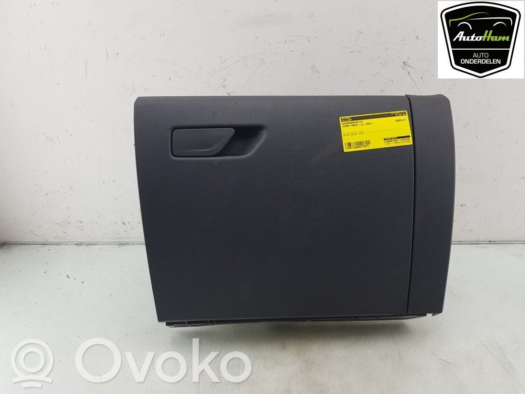 Skoda Fabia Mk4 (6VA) Glove box 