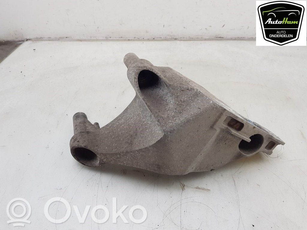 Opel Astra K Engine mount bracket 