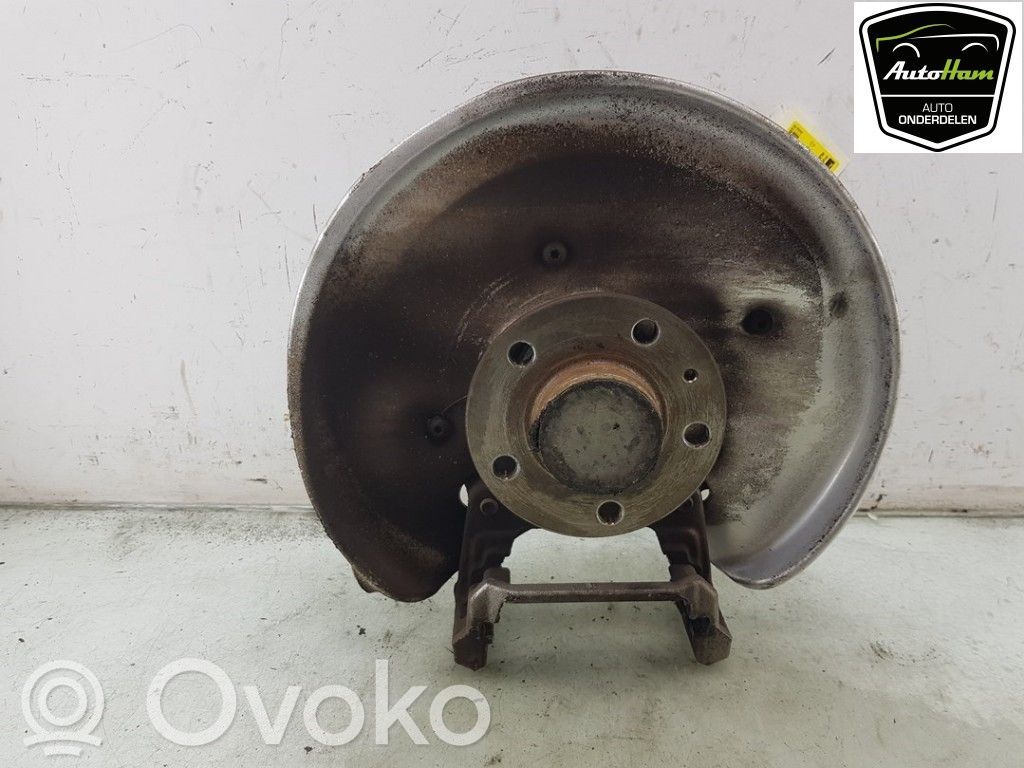 Audi A4 S4 B9 Fuso a snodo con mozzo ruota posteriore 