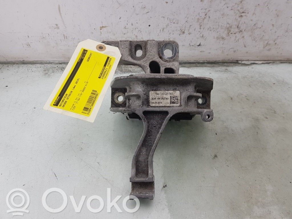 Skoda Octavia Mk3 (5E) Engine mount bracket 