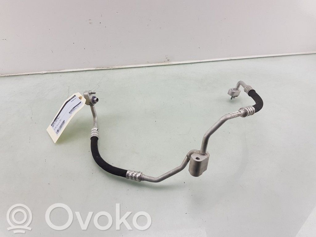 BMW iX Ilmastointilaitteen putki (A/C) 