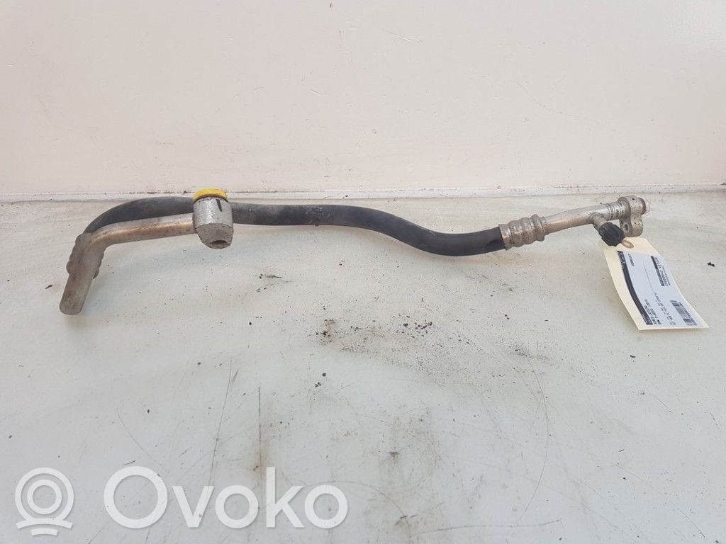 BMW 3 F30 F35 F31 Ilmastointilaitteen putki (A/C) 