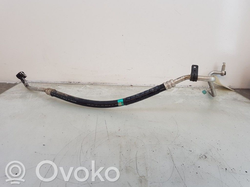 Suzuki Swift I Ilmastointilaitteen putki (A/C)