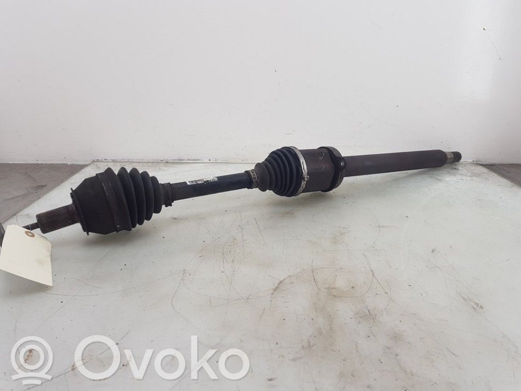 Volvo V60 Priekinis pusašis 