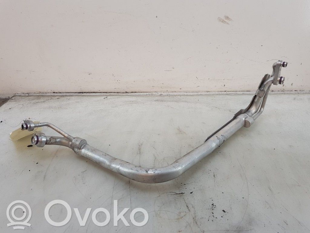 Volkswagen PASSAT B8 Ilmastointilaitteen putki (A/C) 