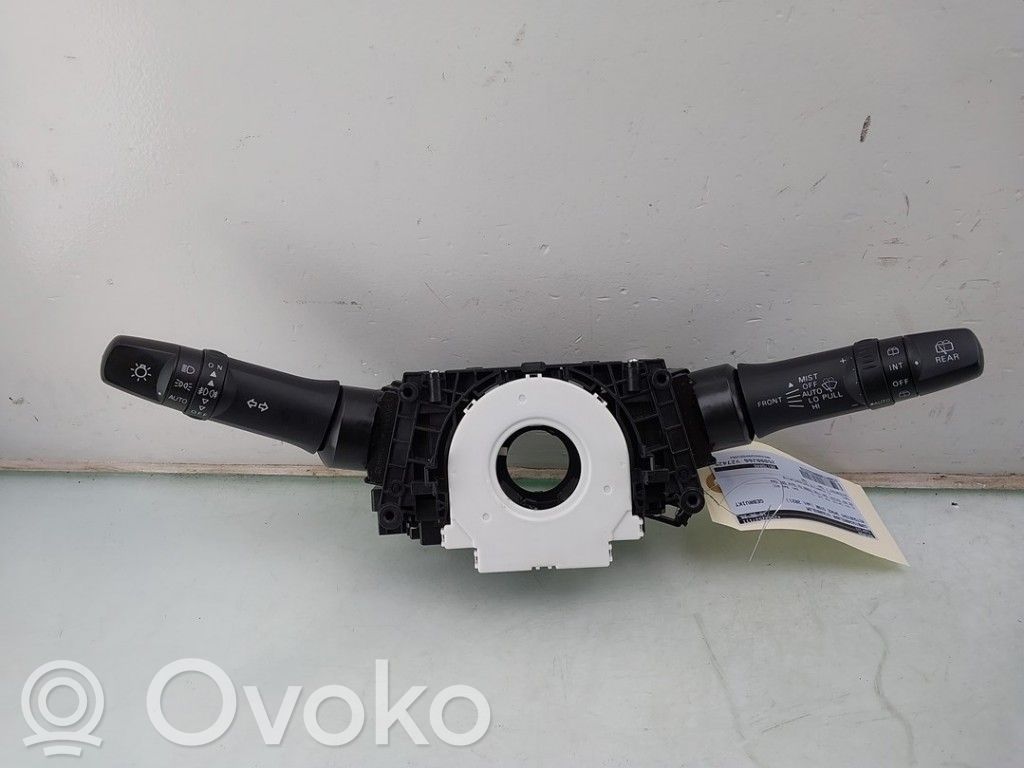 Mitsubishi Space Star Butoane/comutatoare pe volan 
