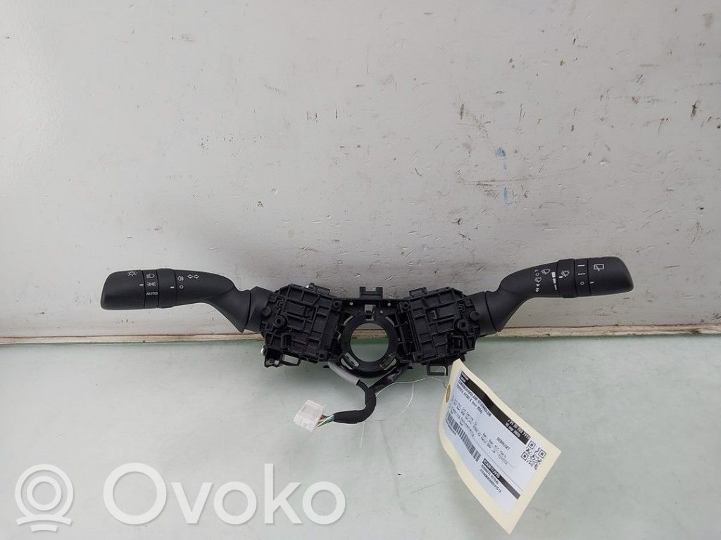 Toyota Aygo X Steering wheel buttons/switches 