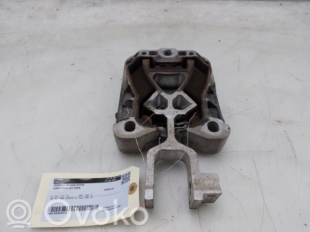 Ford Focus Gearbox mounting bracket 