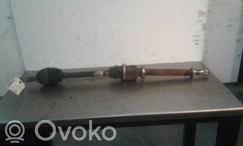 Etuvetoakseli   8200499586,8200618111,7711497417,8200358164,8200499586,8200618111