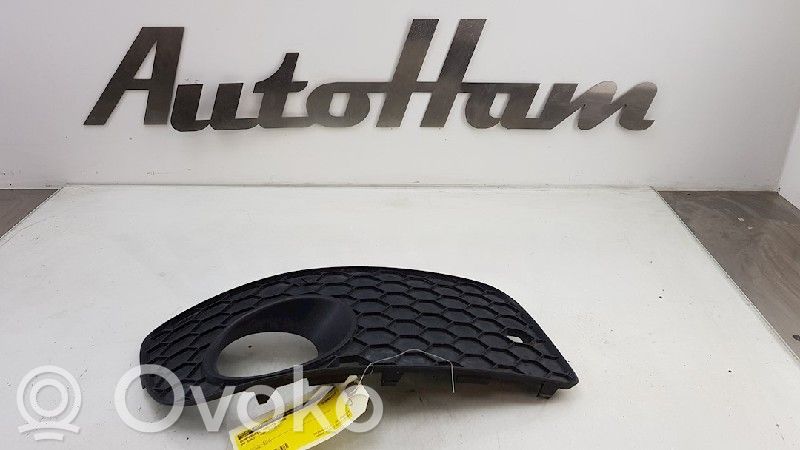 Volkswagen Golf V Etupuskurin kulmaosan verhoilu 