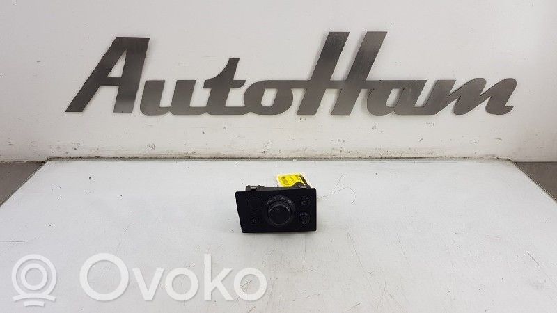Opel Zafira B Interruptor de luz 