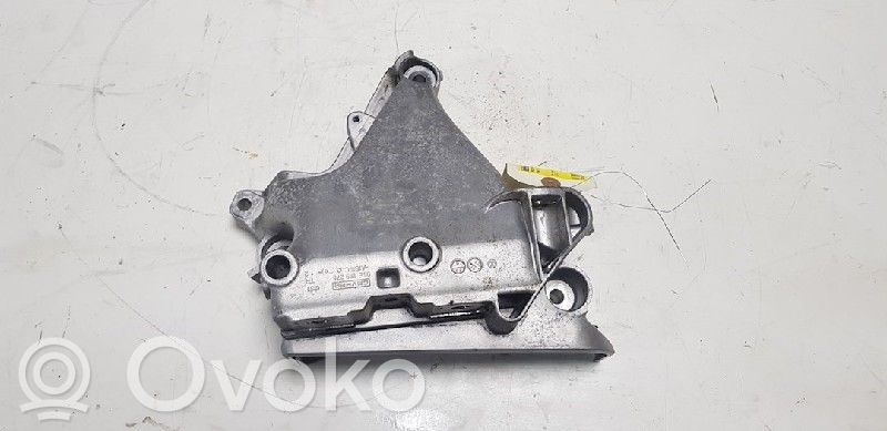Volkswagen Tiguan Engine mount bracket 