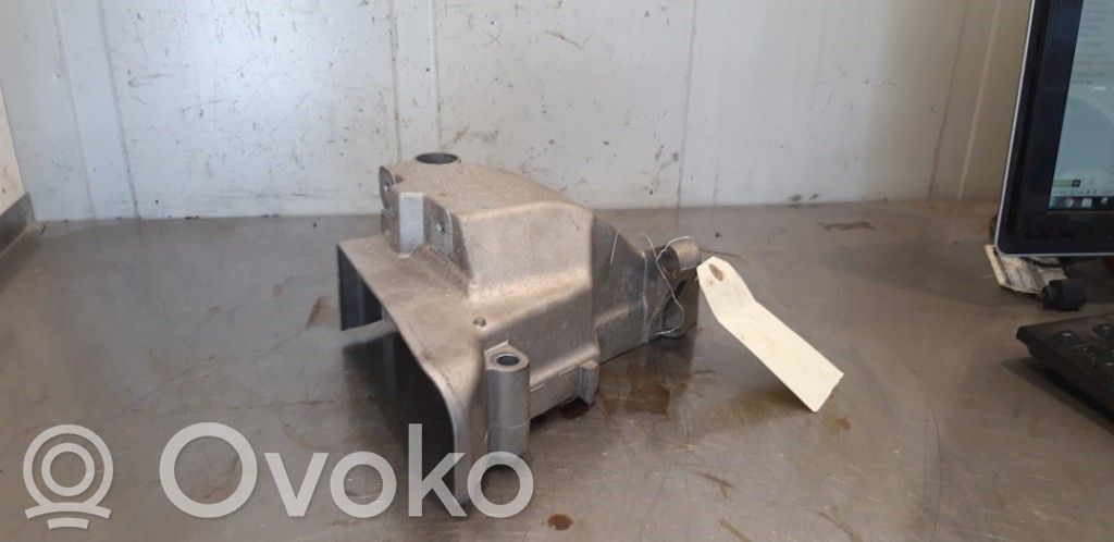 Volkswagen Up Engine mount bracket 