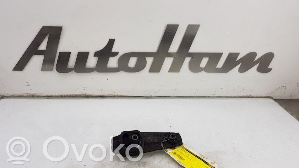 Peugeot 208 I Engine mount bracket 