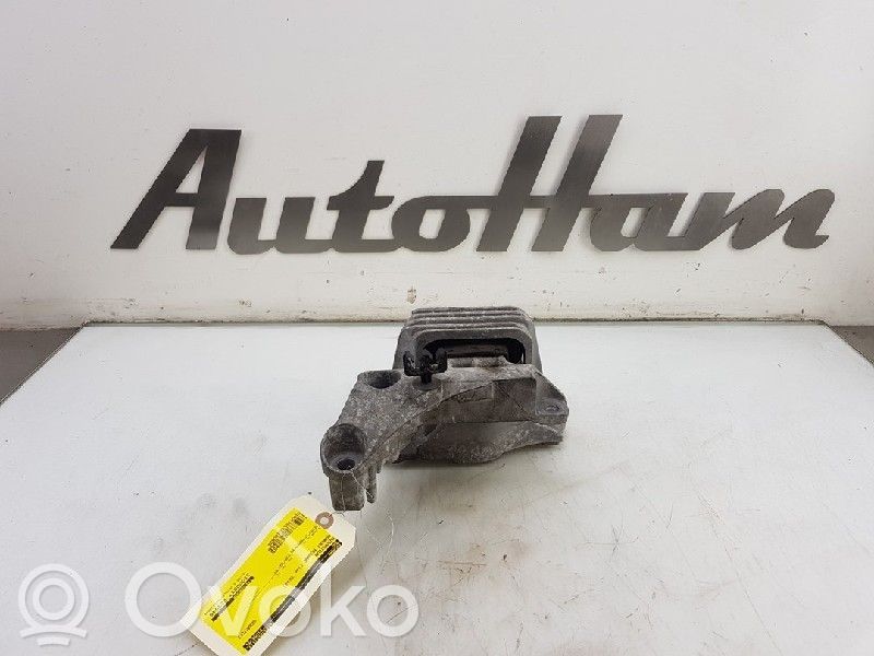 Engine mount bracket   112100032R,112100242R,112100017R,112100032R,112100242R