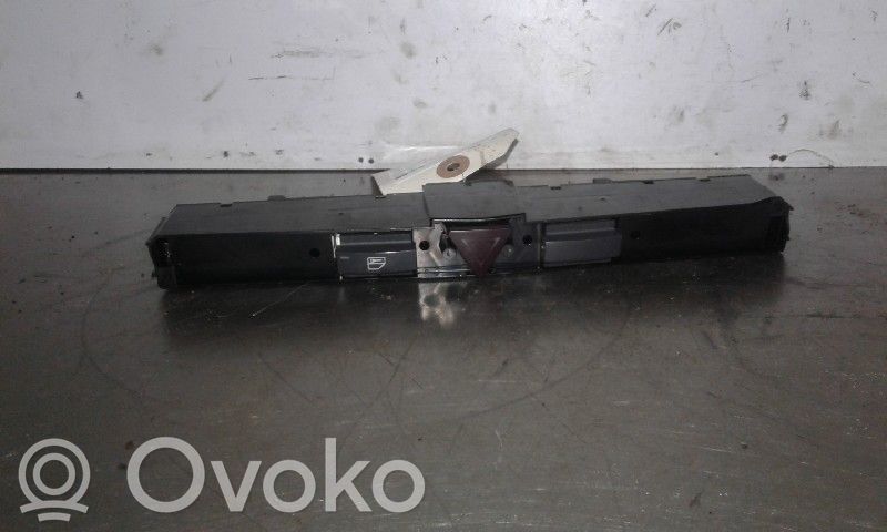 Opel Zafira B Hazard light switch 