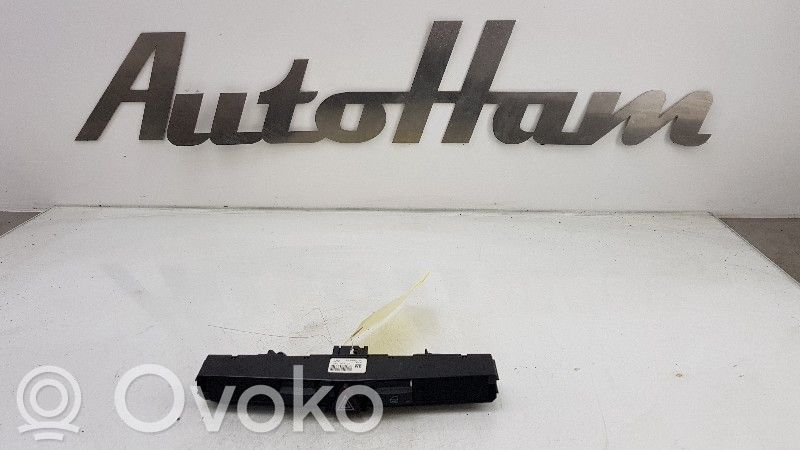Opel Zafira B Hazard light switch 
