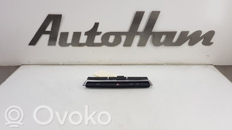 Audi Q2 - Hazard light switch 