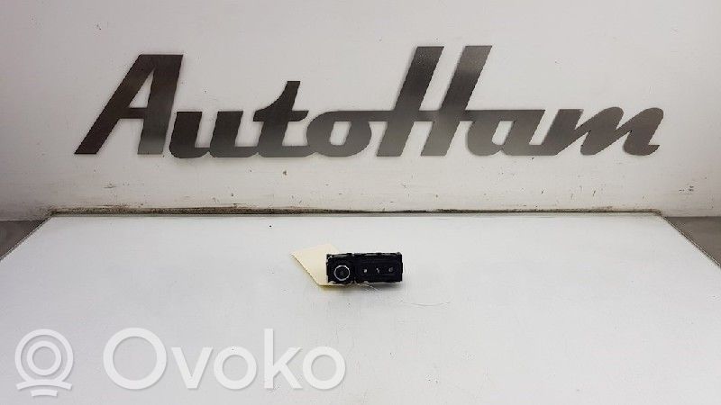 Renault Clio IV Head unit multimedia control 