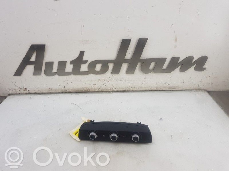 Audi Q2 - Climate control unit 