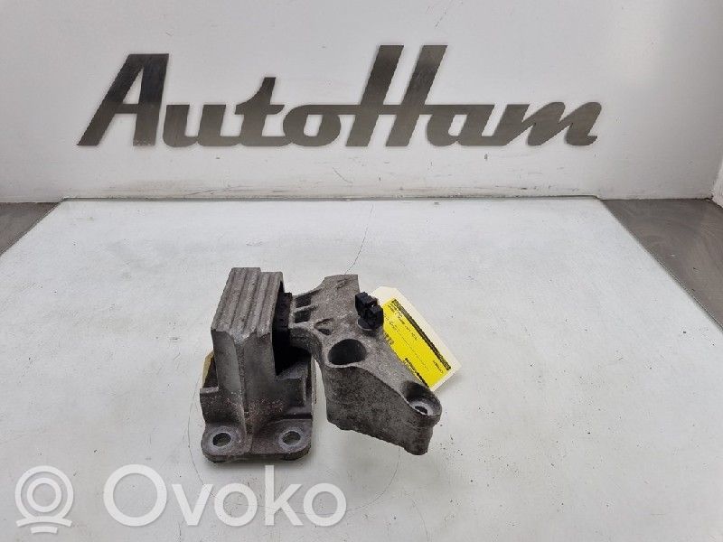 Renault Megane III Engine mount bracket 