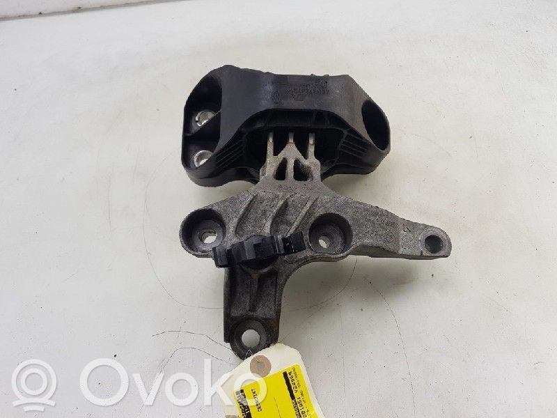 Renault Captur Engine mount bracket 