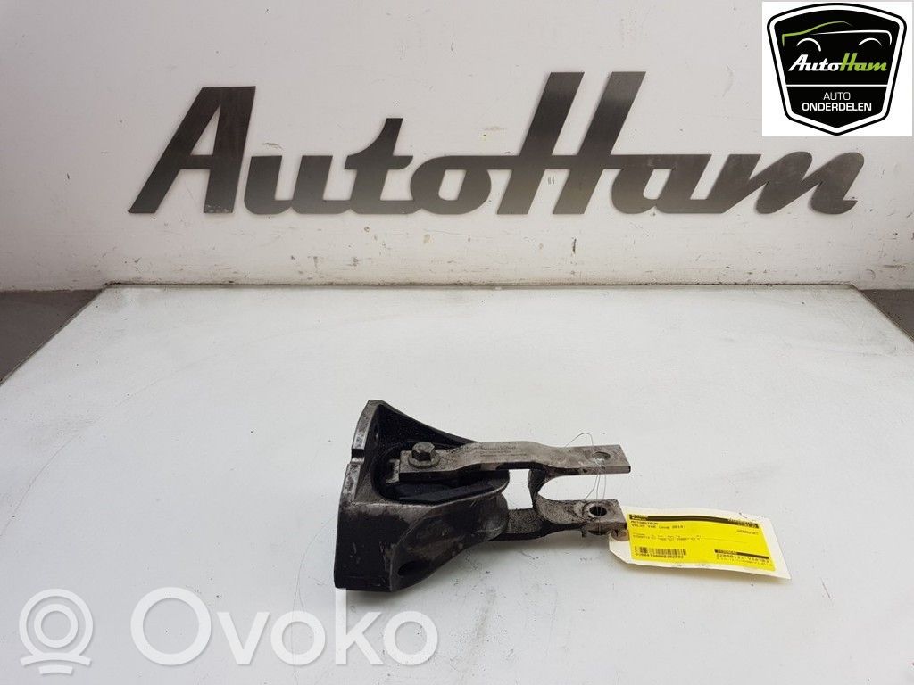 Volvo V40 Engine mount bracket 