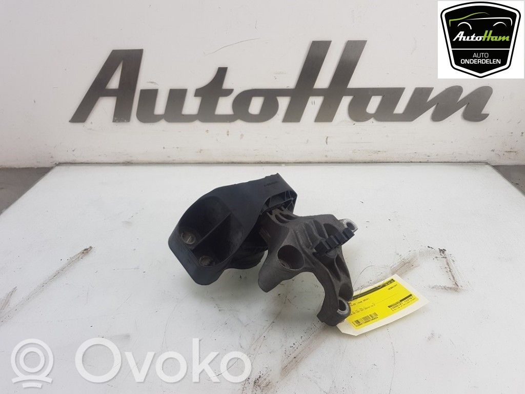 Renault Clio IV Engine mount bracket 
