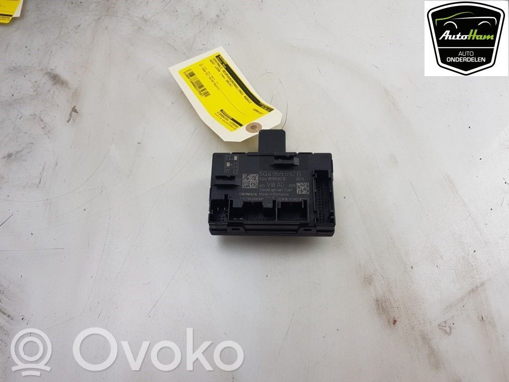 Seat Leon (5F) Unité de commande / module de verrouillage centralisé porte