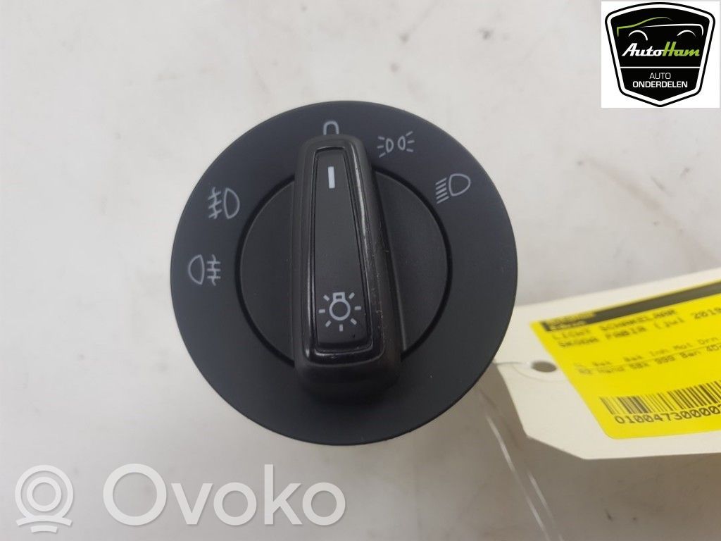 Skoda Fabia Mk3 (NJ) Interruptor de luz 