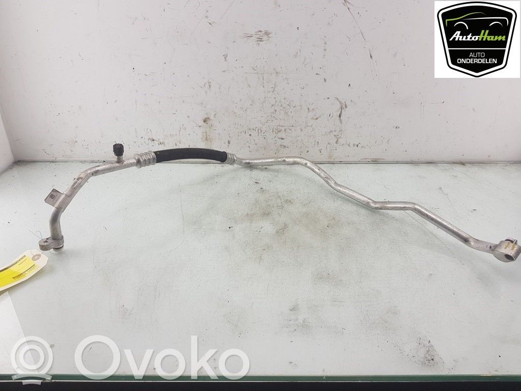 BMW X1 F48 F49 Ilmastointilaitteen putki (A/C) 