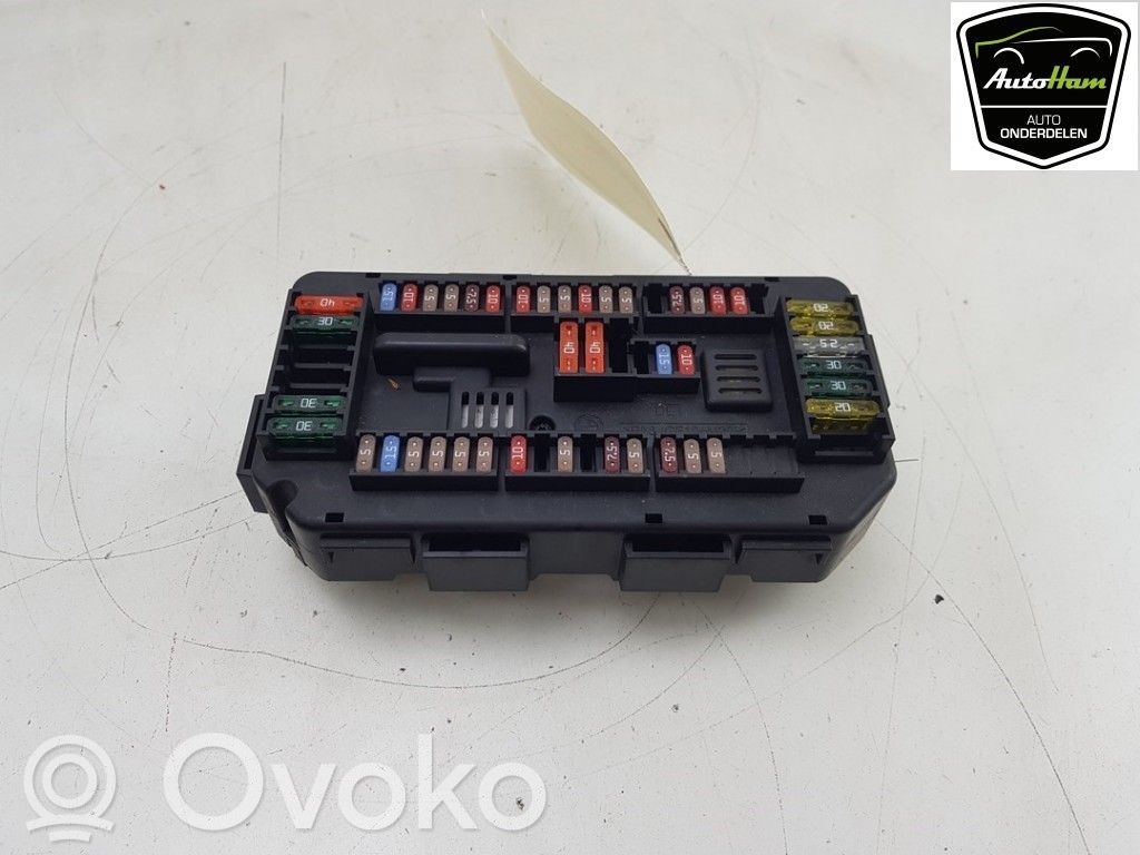 BMW 3 F30 F35 F31 Verteiler 