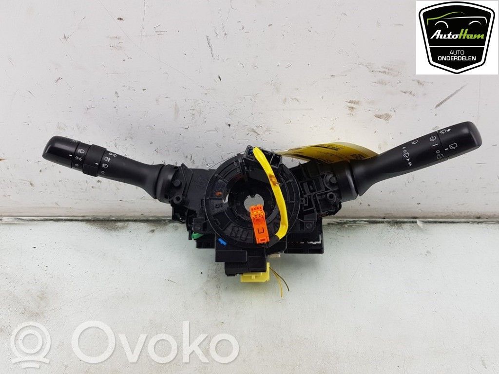 Toyota Aygo AB40 Steering wheel buttons/switches 