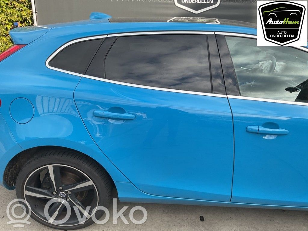 Volvo V40 Puerta trasera 