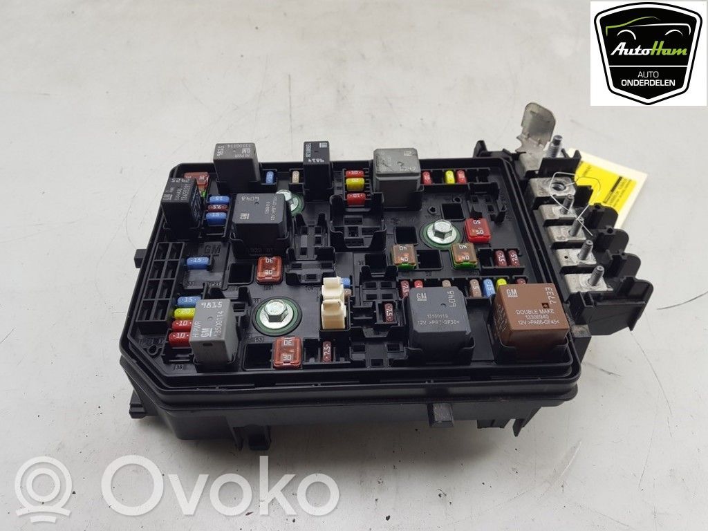 Opel Astra K Fuse box set 