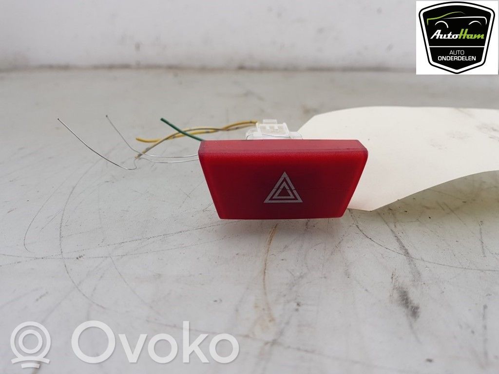 Peugeot 107 Przycisk świateł awaryjnych 