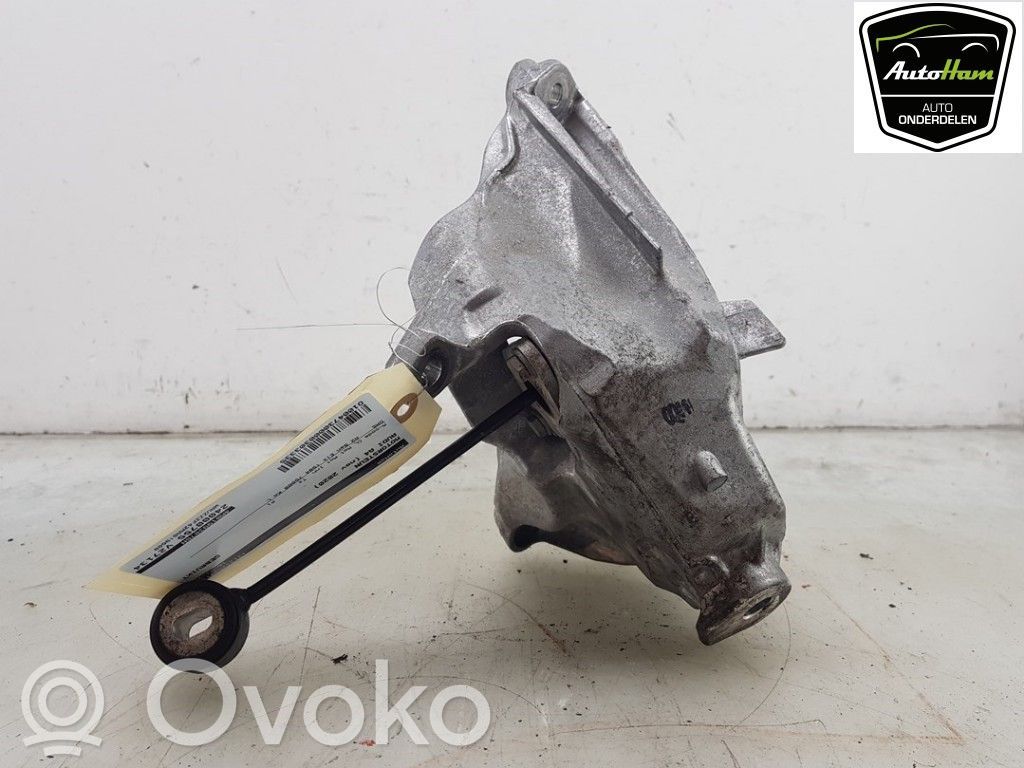Audi A4 S4 B9 Engine mount bracket 