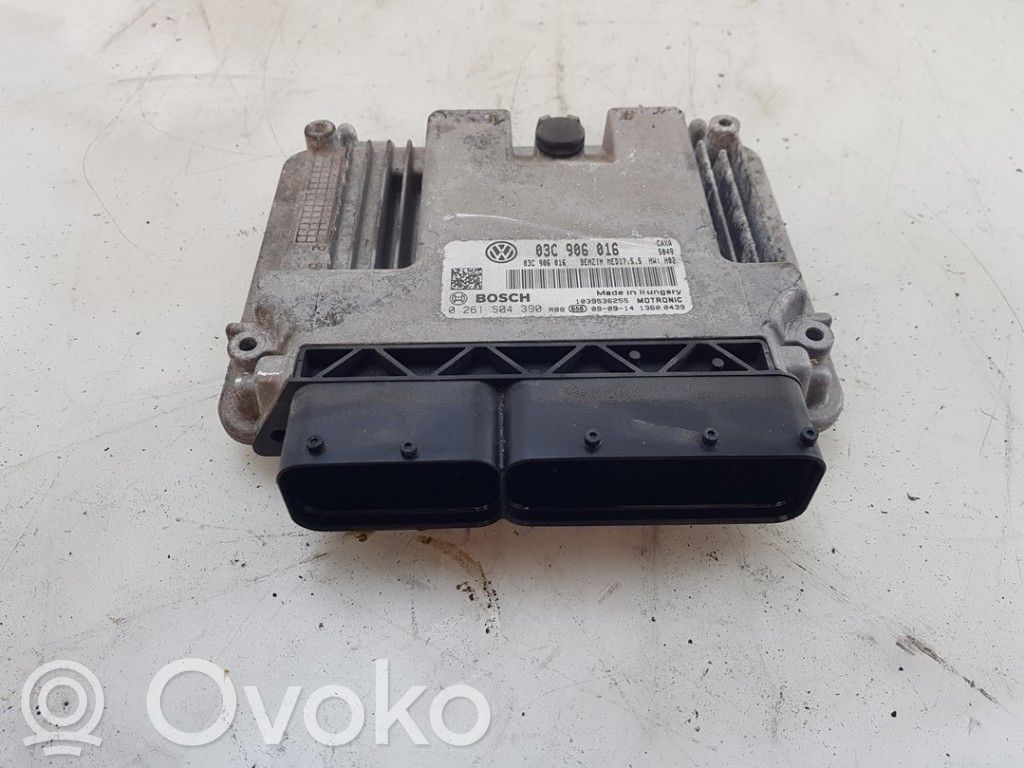 Volkswagen Golf VI Engine control unit/module 