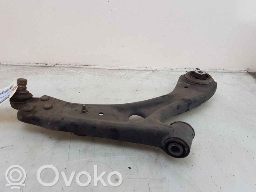 Ford Focus Рычаг 