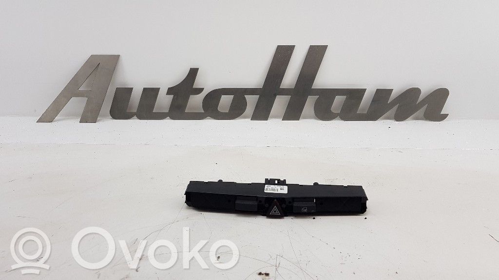 Opel Zafira B Hazard light switch 