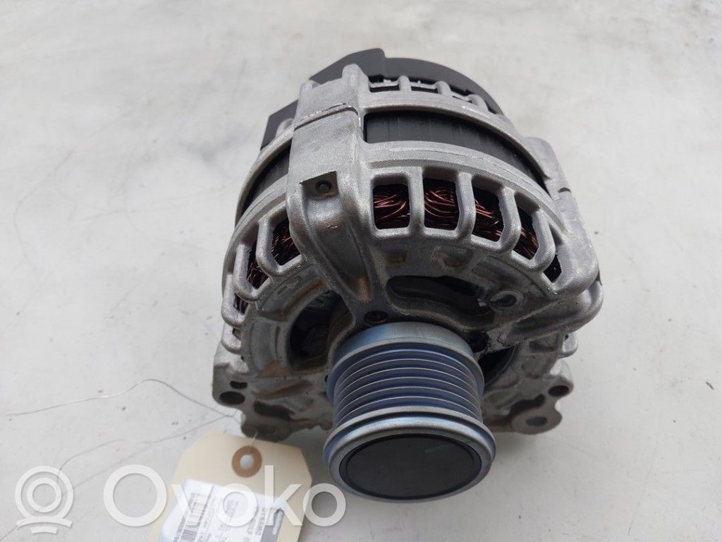 Volkswagen Golf VIII Ģenerators 