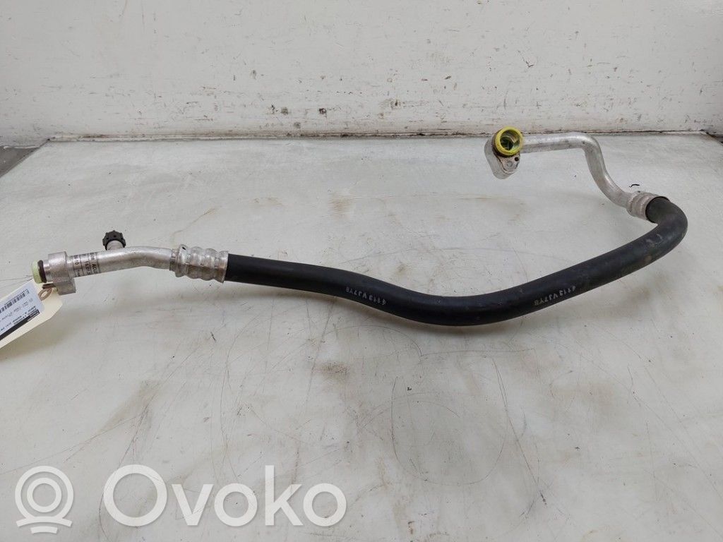 BMW 3 F30 F35 F31 Ilmastointilaitteen putki (A/C) 